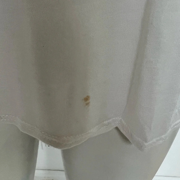 Women LOVE Golden Arrow Letter Printing White Soft Lightweight T-Shirt S NWOT - Picture 2 of 9